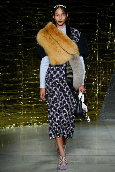 Look 17